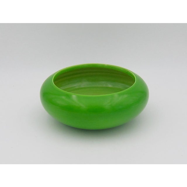 An English Art Deco Green Bowl From Bretby Art Pottery For Sale - Image 4 of 8