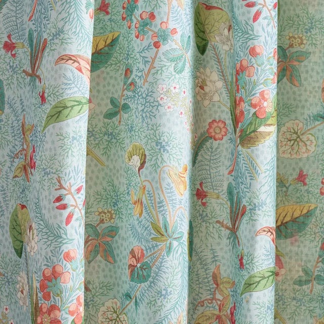 Schumacher Schumacher Blackwell Linen Fabric in Sky For Sale - Image 4 of 6