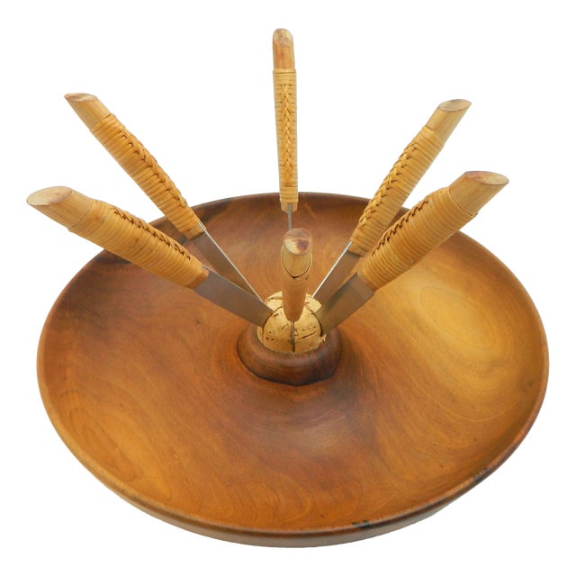 Walnut Wood Fruit Bowl with Knives with Raffia Handles by Carl Auböck for Werkstätte Carl Auböck, Vienna, 1950s, Set of 7 For Sale