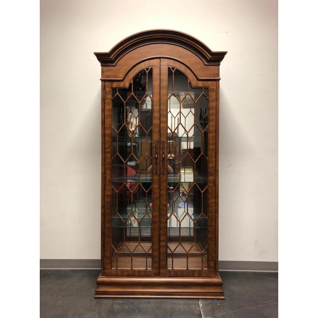 Hooker Furniture “Seven Seas” Collection Curio China Caninet For Sale In New York - Image 6 of 7