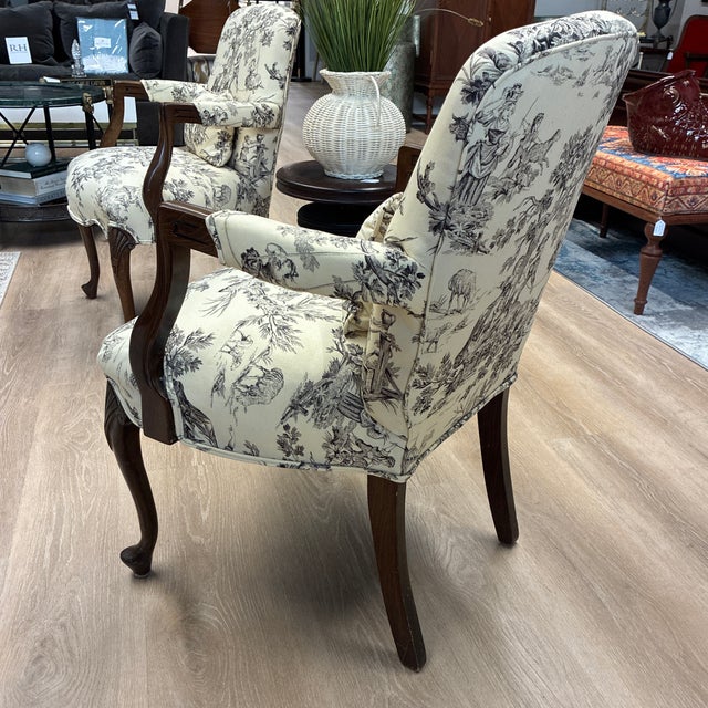 Early 20th Century Louis XV Style French Toile Arm Chairs (2) With Matching Pillows For Sale - Image 4 of 10