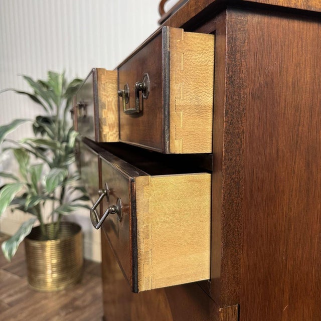 Vintage Heritage Henredon Mahogany Cabinet / Buffet With Waterfall Plate Shelf For Sale In Salt Lake City - Image 6 of 17