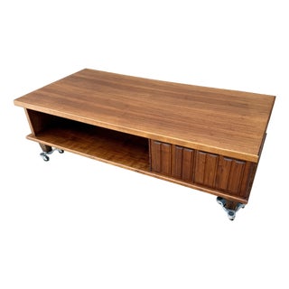 Mid Century Modern Large 60.5”x30” Walnut Coffee Table MCM Vintage For Sale