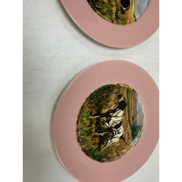 1900 - 1909 Antique Hunting Dog Decorative Plates, a Pair For Sale - Image 5 of 7