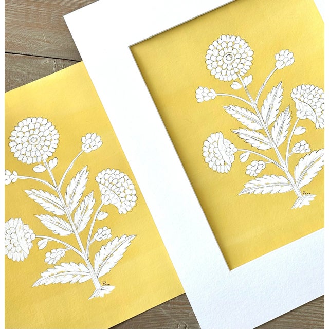 Contemporary Hand-Painted Yellow & White Abstract Floral Motif Painting, Framed For Sale - Image 3 of 3