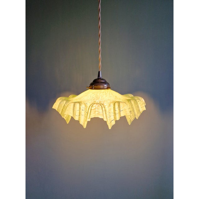 Art Deco Pendant Light in Speckled Green and White Pleated Glass, 1920s For Sale - Image 4 of 16