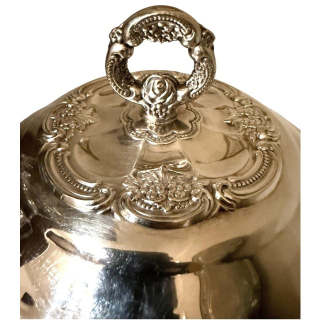 Silver Vintage Rococo Oneida Usa Silverplate Covered Ice Bucket Ornate Floral Lid Glass Liner For Sale - Image 8 of 9