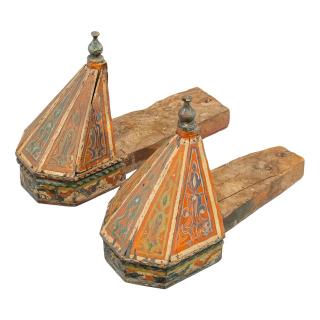 Indian Pinnacle Couple in Polychrome Wood, Set of 2 For Sale