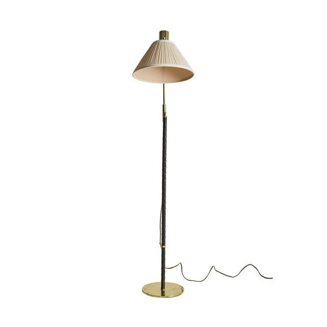 Mid-Century Modern Height-Adjustable Floor Lamp in Brass and Leather from Möllers Armatur, 1950s For Sale - Image 3 of 7