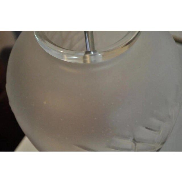 Late 20th Century Vintage Mid Century Modern Frosted Purple Glass & Lucite Table Lamps - A Pair For Sale - Image 5 of 10
