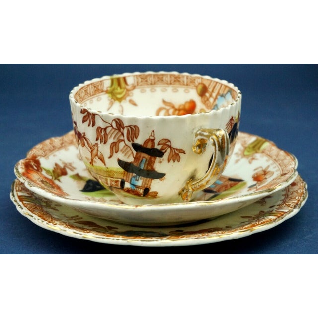 Hand-Painted Porcelain Cup and Saucers from Worcester Imari, England, 18th Century, Set of 3 For Sale - Image 4 of 18