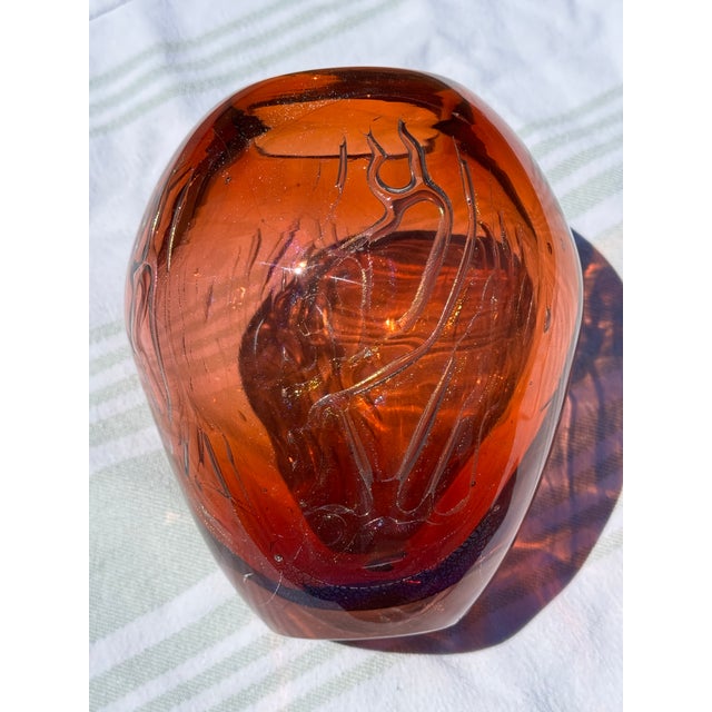 1980s Iridescent Sparkle Air Trap Bubble Vein Art Glass 6.5" Vase Signed '80 For Sale - Image 18 of 18