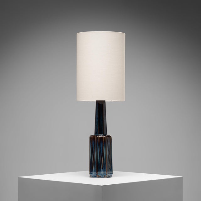 An elegant large ceramic table lamp, Model 1033, produced by Søholm Stentøj in Denmark during the 1960s. Characterised by...