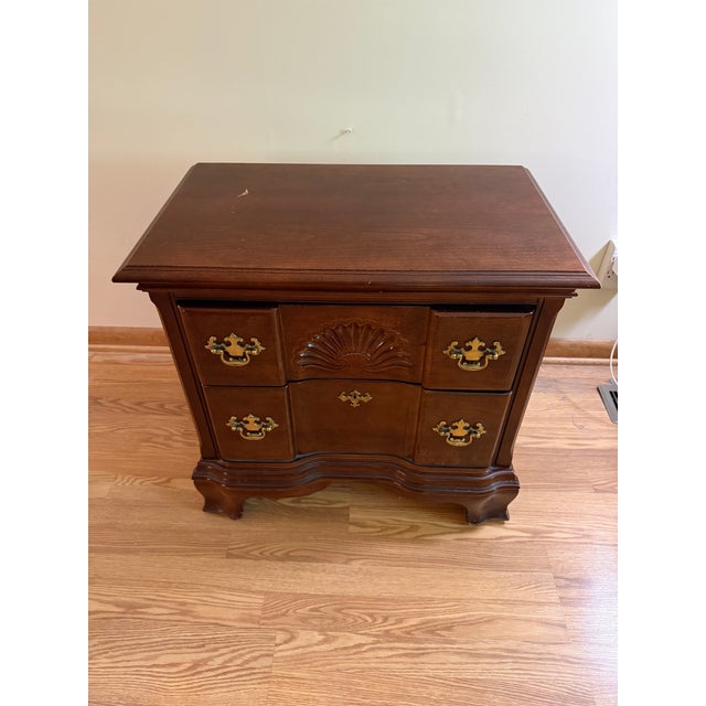Late 20th Century Traditional Solid Cherry Kincaid Bedroom Set (Dresser With Mirror, 2 Nightstands), Made in Usa For Sale - Image 10 of 13