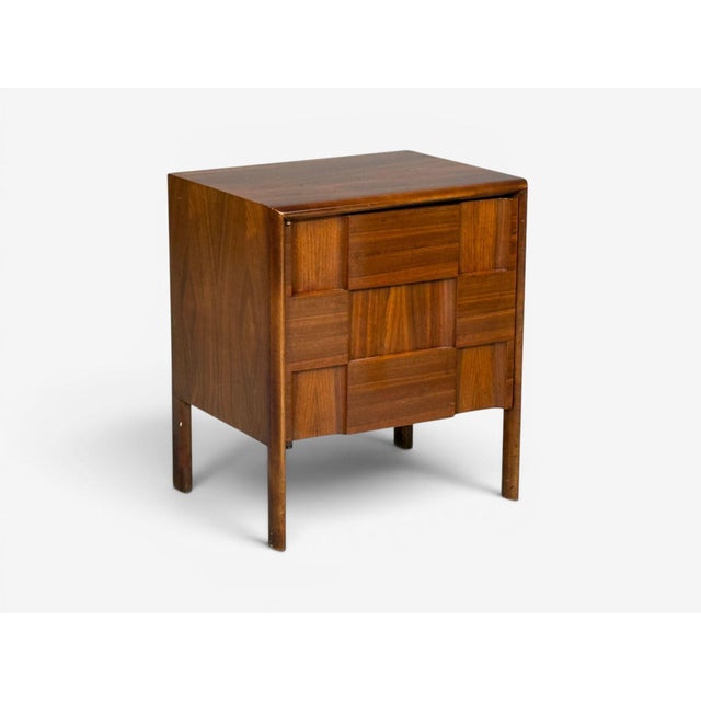 Edmond J. Spence, Sculptural Nightstands, Walnut, Sweden, 1950s For Sale In New York - Image 6 of 14