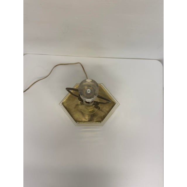 Metal Mid-Centruy Brass and Lucite Table Lamp With Lucite Finial, 1970s For Sale - Image 7 of 16