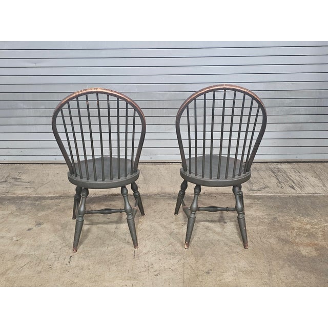 Late 20th Century Pair of Late 20th Century David T Smith Bow Back Windsor Chairs Dark Green Finish Ohio Bench Made For Sale - Image 5 of 11