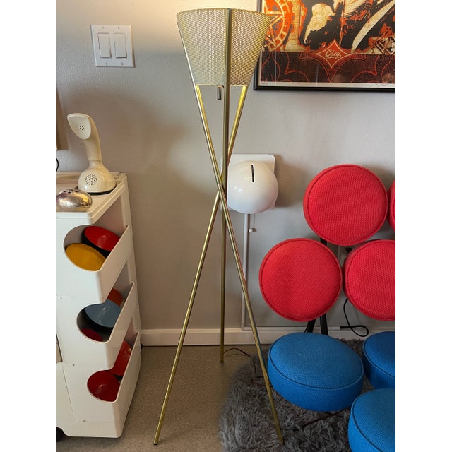 Mid-Century Modern Pair of Gerald Thurston Lightolier Tripod Floor Lamps, Early 50s Design For Sale - Image 3 of 12