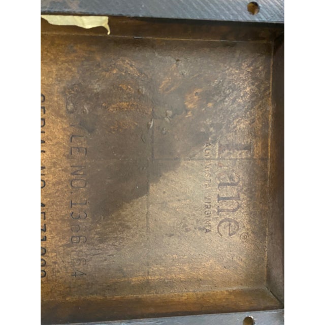 This is a mid-century vintage lane furniture company Faux bamboo pedestal table. This pedestal stable is in the Regency...