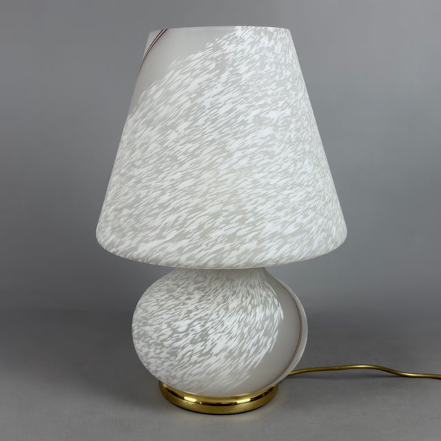 Mushroom Table Lamp in Satin White Spotted Murano Glass, 1970s For Sale - Image 6 of 17