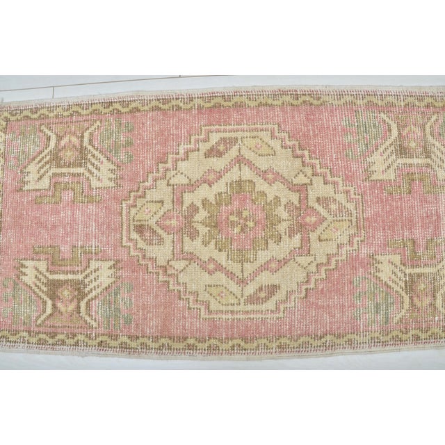 Modern 1960s Outdoor Pink Color Handmade Small Rug For Sale - Image 3 of 6