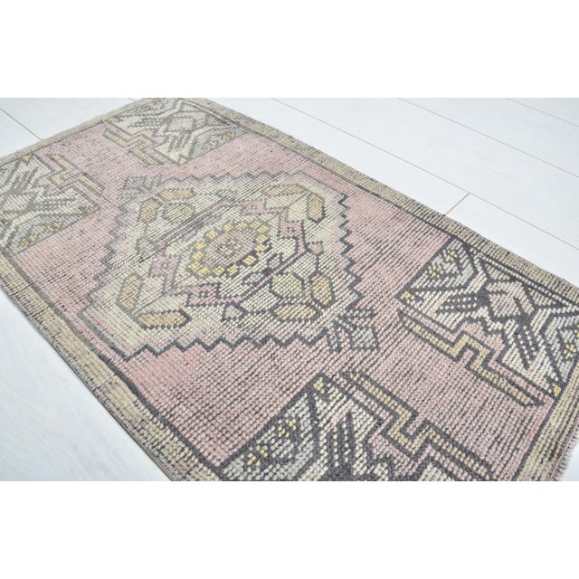 Mid 20th Century Small Oushak Floral Rug For Sale - Image 4 of 5
