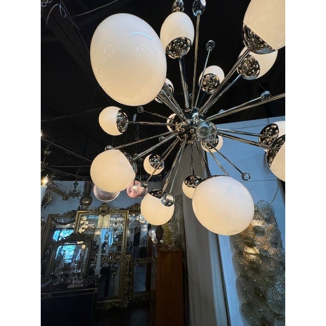 Modern Murano Glass and Brass Sputnik Chandelier For Sale - Image 4 of 7