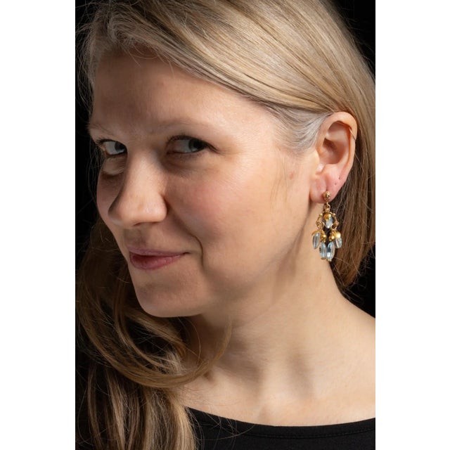 Contemporary 1990s 22k Gold Dangle Chandelier Earrings With Blue Topaz Gemstones, A Pair For Sale - Image 3 of 4