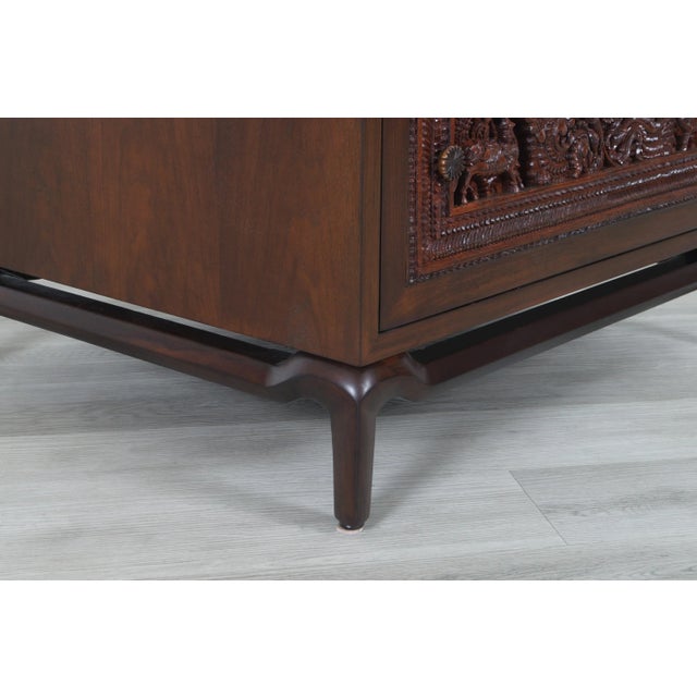 Mid-Century Modern Walnut Nightstands by Maurice Bailey for Monteverdi Young For Sale - Image 13 of 13