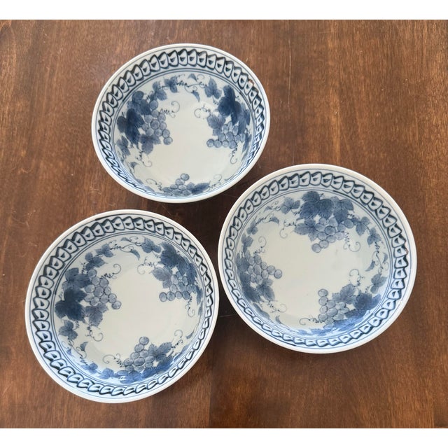 Mid 20th Century Oriental Japanese Grape Leaf Rice Bowls - Set of 3 For Sale - Image 9 of 12