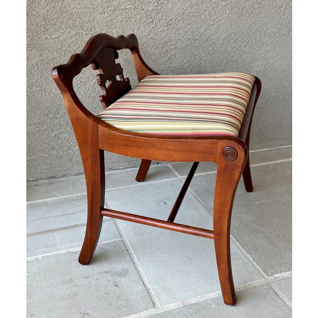 Circa 1940 Duncan Phyfe-Style Scroll Splat Low Back Petite Window / Entryway Bench For Sale - Image 13 of 18