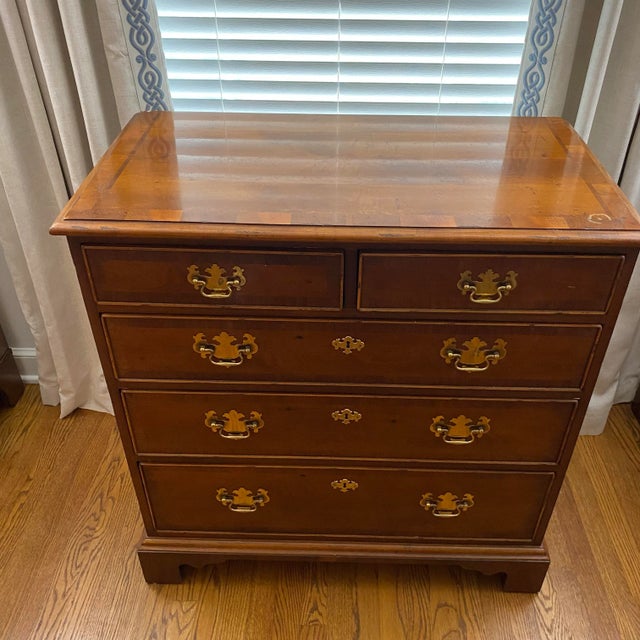 Late Twentieth Century Henredon Aston Court Burled Wood Bachelors Chest For Sale - Image 6 of 8