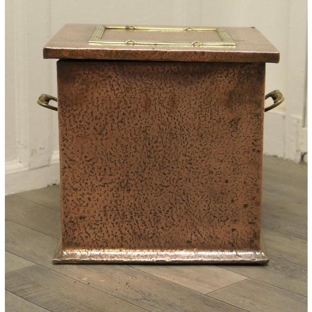 Metal Hand Beaten Arts and Crafts Copper Coal Box, 1880 For Sale - Image 7 of 9