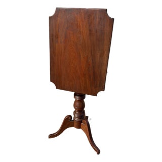 Antique Mahogany Tilt Top Candlestand, Pennsylvania, Circa 1820s–1840s For Sale
