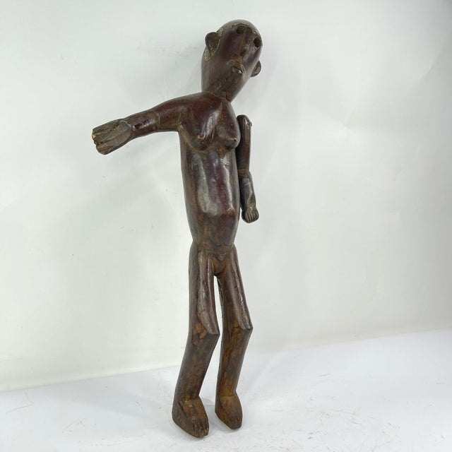 Early 20th Century Nyamwezi Wood Figure with Movable Arm For Sale In Denver - Image 6 of 10