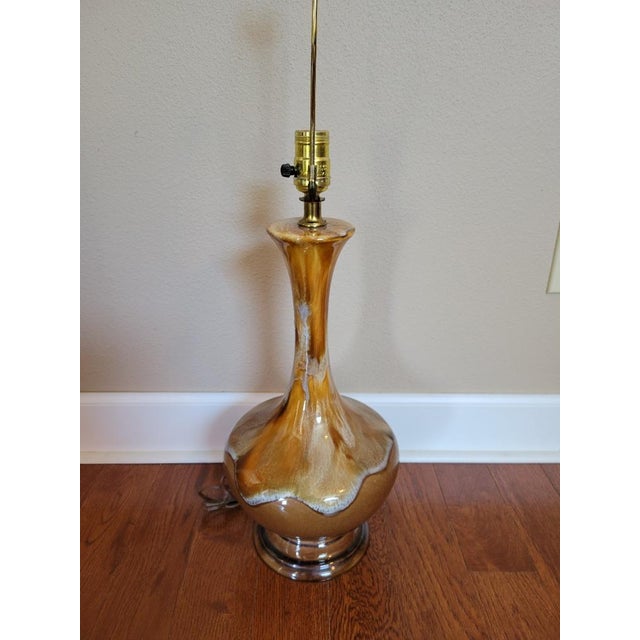 Mid-Century Modern Mid-Century Modern Caramel Drip Glaze Ceramic Table Lamp For Sale - Image 3 of 4