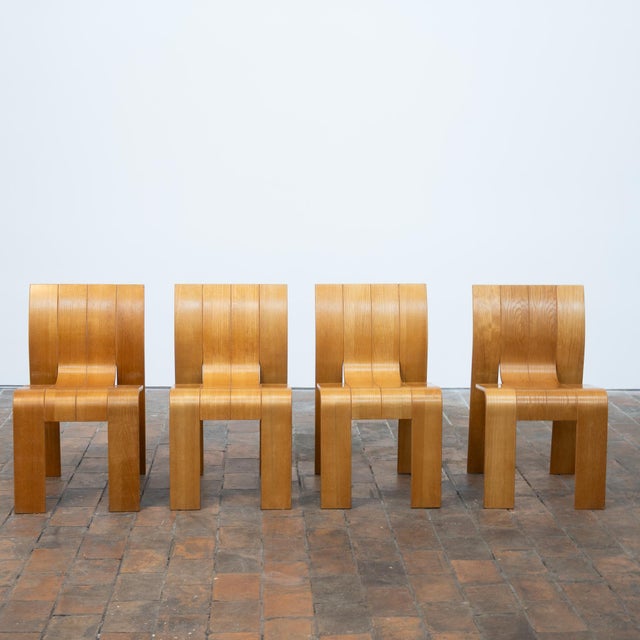 Set of 4 chairs and a table with a laminate-type top in Navy Blue I have official proof of authenticity such as vintage...