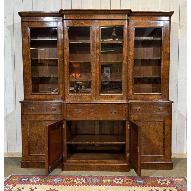 Victorian Bookcase in Burr Walnut, 1800s For Sale - Image 16 of 18