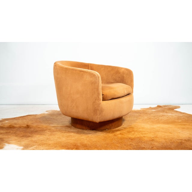 Milo Baughman 1970s Milo Baughman for Thayer Coggin Attr. Swivel and Tilt Chair, Unmarked For Sale - Image 4 of 14