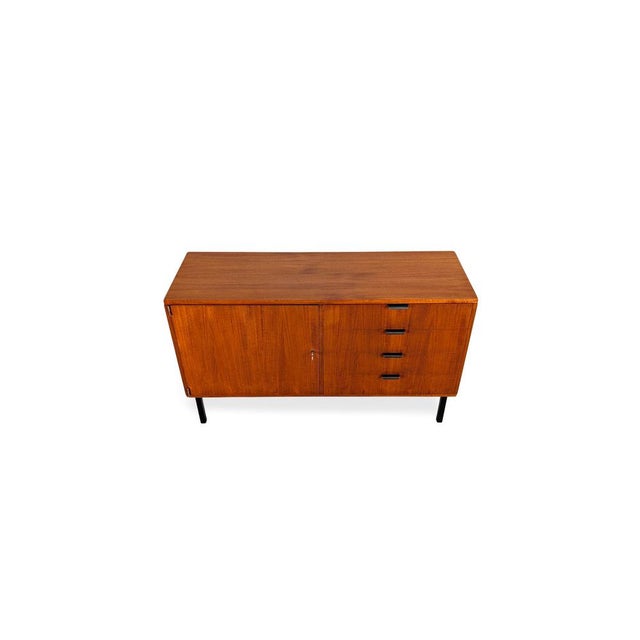 We are offering a beautiful teak sideboard from the former german premium manufacturer holzäpfel kg for sale. Designed by...