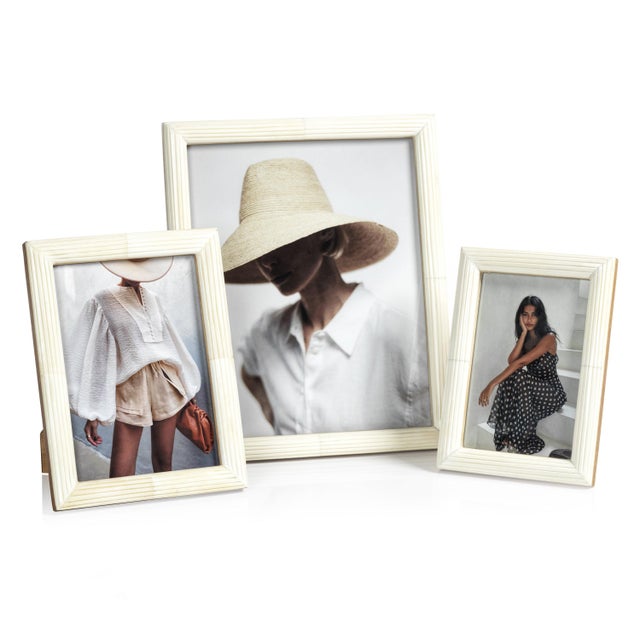 Whether you place it in your living room, bedroom, or any other space, this frame will add a touch of elegance and beauty...