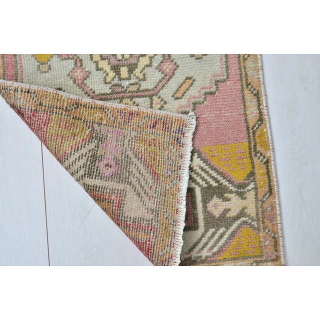 1960s 1960s Pastel Pink Oushak Bedroom Small Rug For Sale - Image 5 of 6