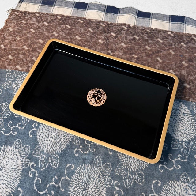 Japanese Lacquer Tray with Fuji-Mon, 1970s For Sale - Image 9 of 13