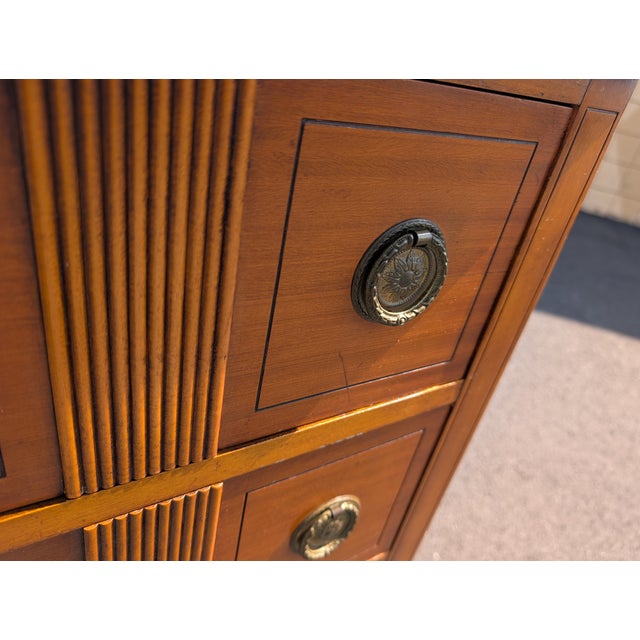 1920s Vintage Hepplewhite Mahogany Commode Chest of Drawers With Stenciling For Sale - Image 5 of 14