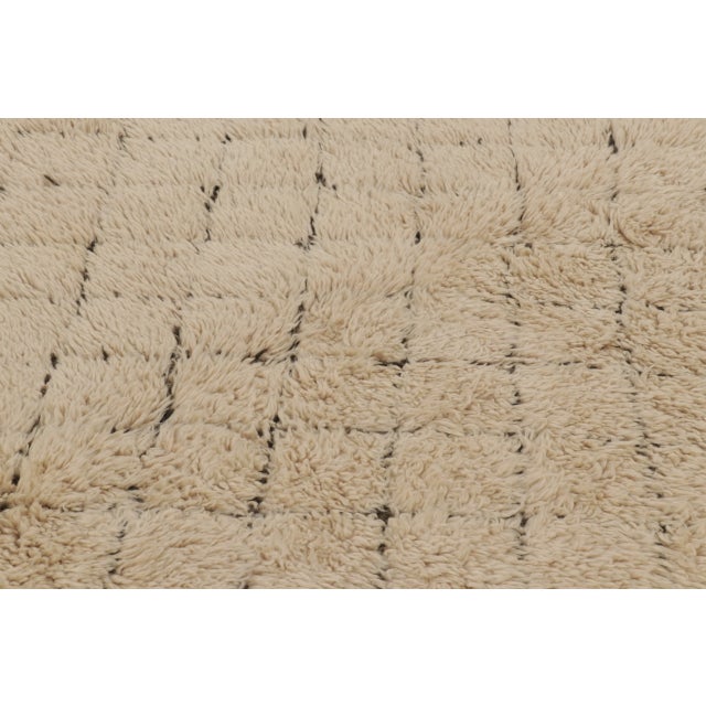Rug & Kilim Vintage Moroccan Runner With Geometric Patterns in Beige & Charcoal - Rug & Kilim For Sale - Image 4 of 8