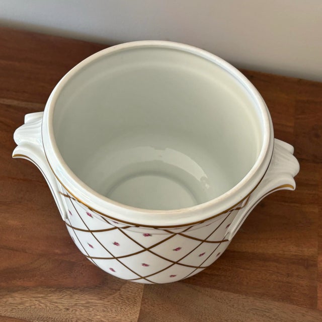 Limoges, France Late 20th Century French Limoges Porcelain Cachepot For Sale - Image 4 of 6