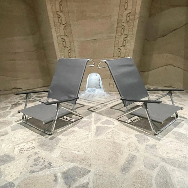Mid-Century Modern Pair of Modern Folding Beach Lawn Chairs in Gray by Telescope Ny For Sale - Image 12 of 13