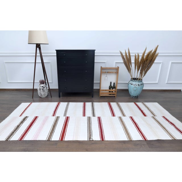 White 1970s Vintage Handmade Wool Cotton White Area Rug For Sale - Image 8 of 11