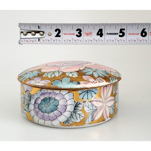 Chinese Box Jewelry Vintage Hand Painted Chinese Porcelain For Sale - Image 3 of 9