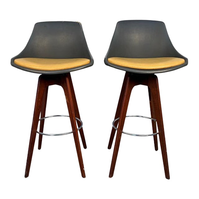Pair of Mid-Century Modern Swivel Bar Stools, Circa 1970s For Sale